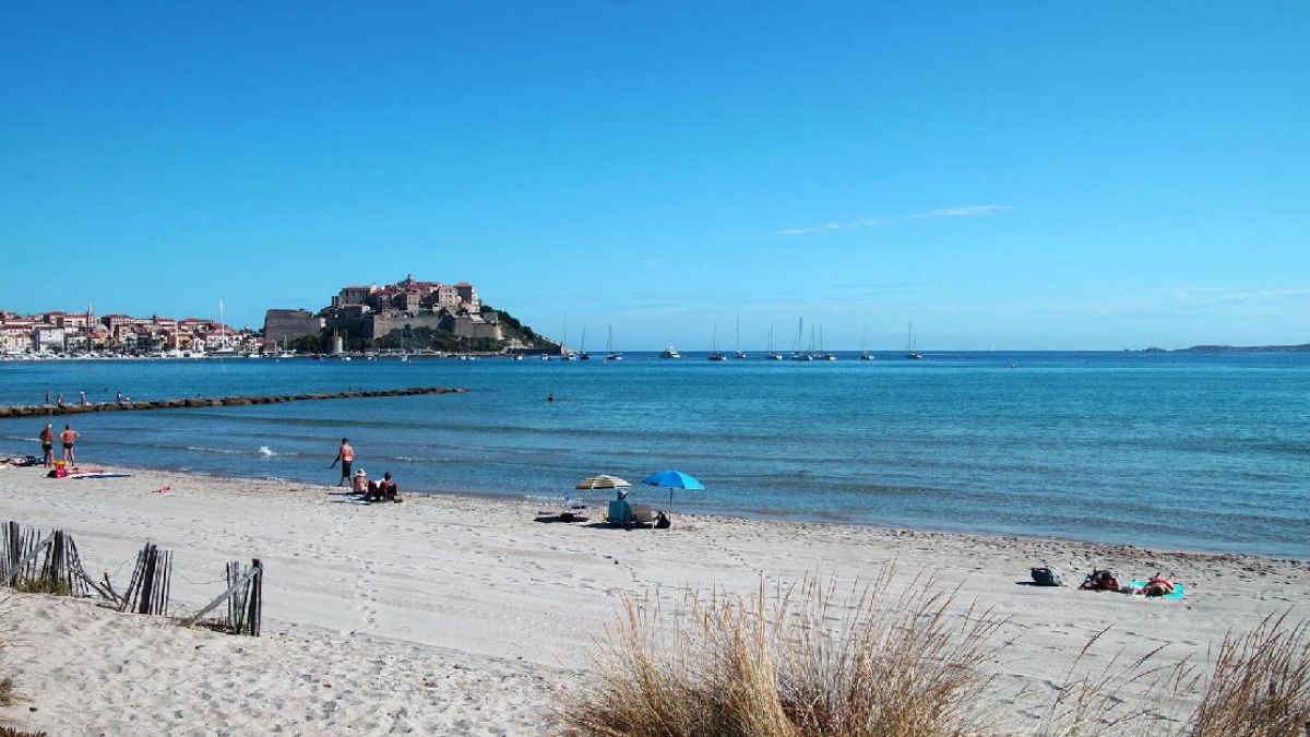 Going on holidays in Corsica: yes, but when?